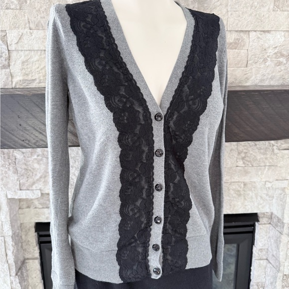 Ann Taylor LOFT Gray Lace Cardigan Knot Medium Button Romantic Feminine Office - Picture 2 of 11